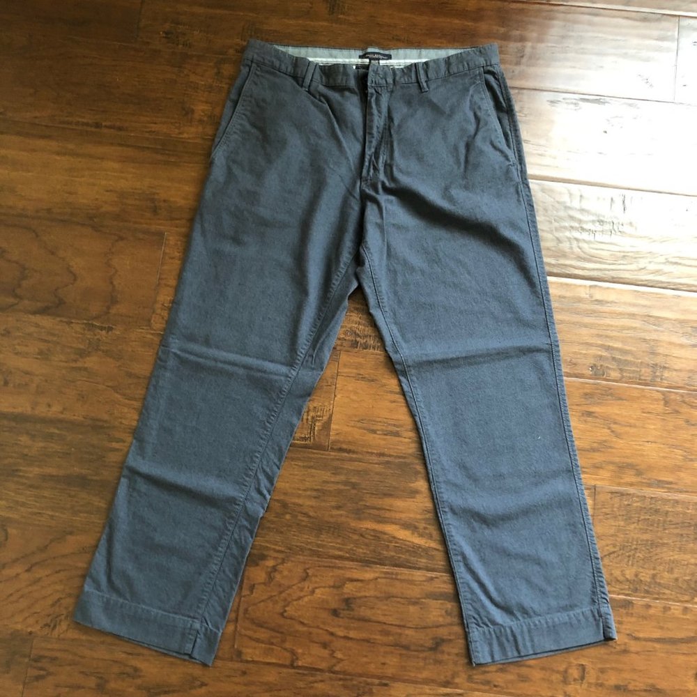 Banana Republic mens blue gray chinos khakis 33 W x 28.5 L straight fit